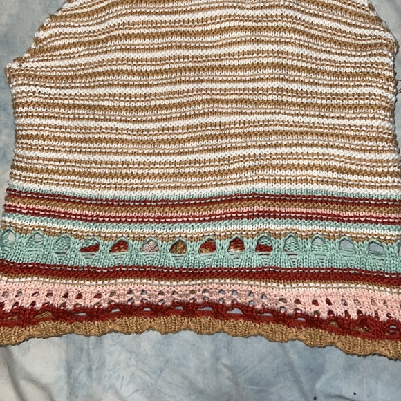 Crotchet halter crop top - Picture 2 of 3